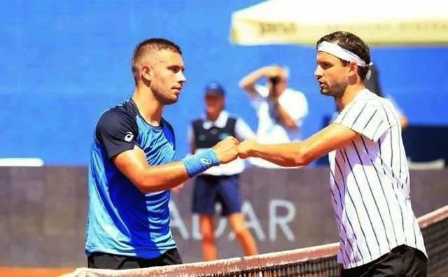 为年轻球员 为年轻球员